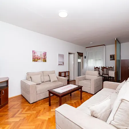 Simanic Apartamento *